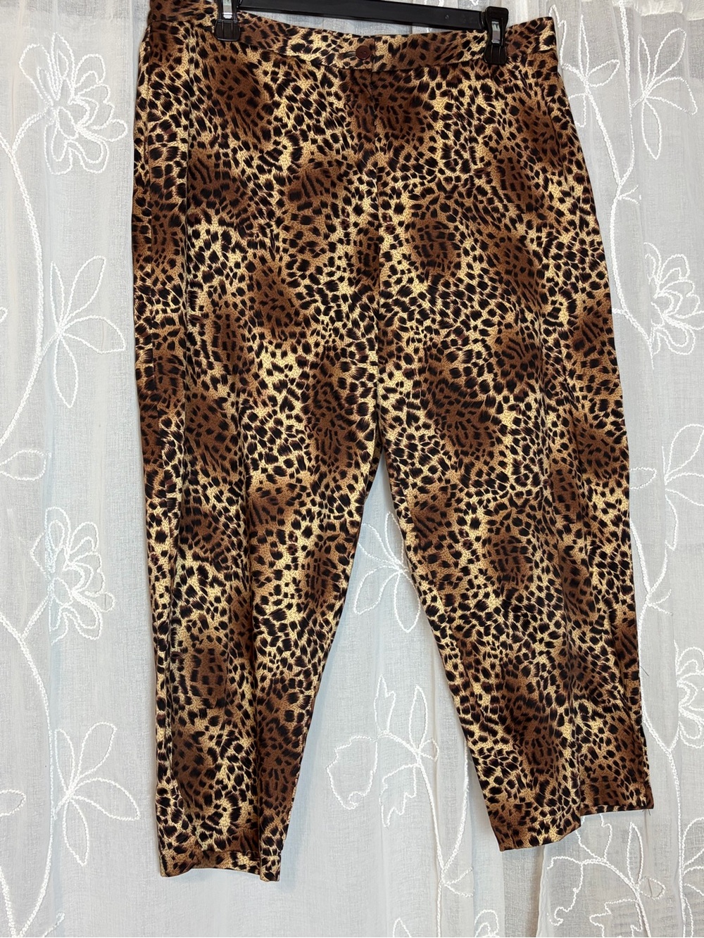 Bay Studio 14 P Leopard Wide-Leg Capri Pants